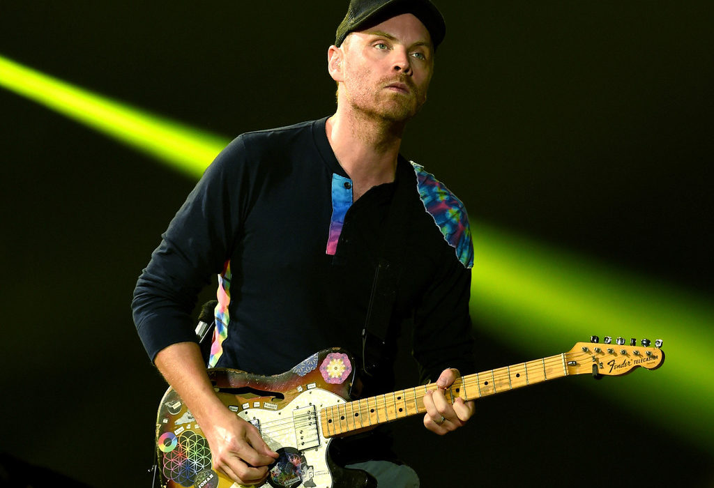 Jonny+Buckland+Coldplay+Performs+Rose+Bowl+ntuzIykaknZx